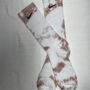 NIKE Dri-Fit Custom Hand Dyed Crew Socks | Carmel drizzle | TIE DYE